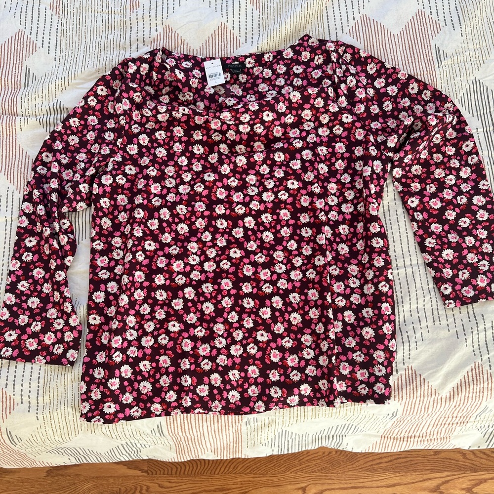BRAND NEW ANN TAYLOR BLOUSE